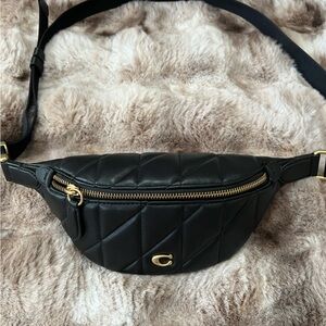 Coach Essential Belt Bag With Pillow Quilting